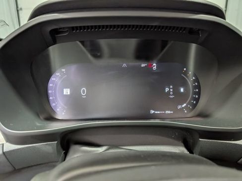 Used 2023 Volvo XC40 B5 Plus w/ Protection Package Premier AWD/4WD image 16