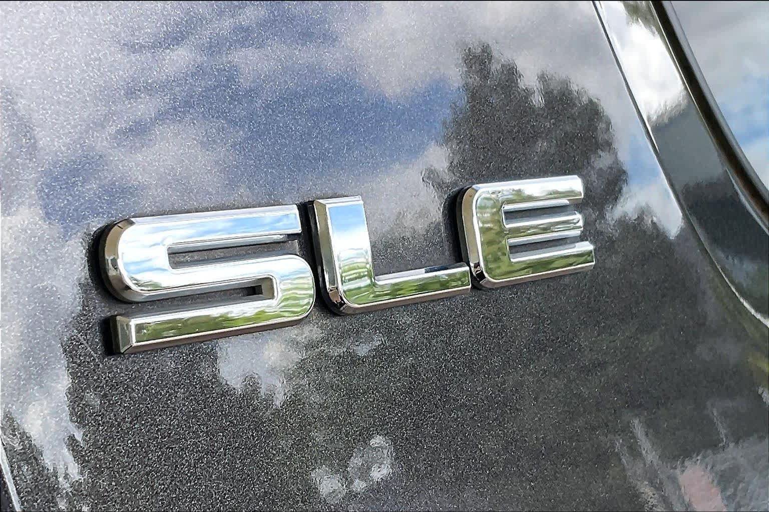 Used 2017 GMC Acadia SLE FWD image 8