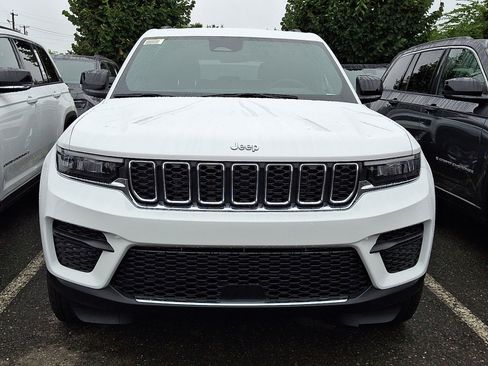 New 2025 Jeep Grand Cherokee Laredo X w/ Luxury Tech Group I image 2