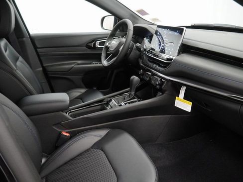 New 2026 Jeep Compass Latitude AWD/4WD image 36