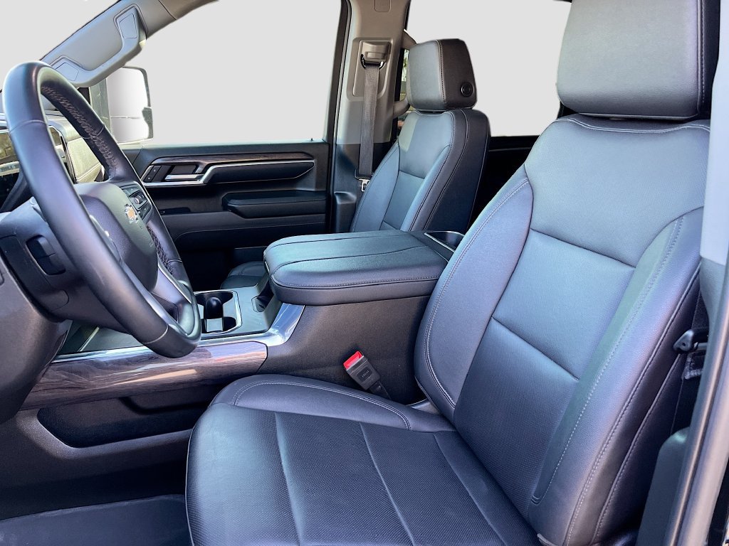 Used 2025 Chevrolet Silverado 2500 LTZ w/ LTZ Plus Package AWD/4WD image 21