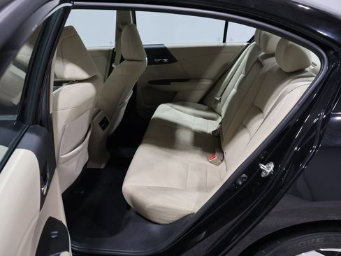 Used 2017 Honda Accord EX image 18