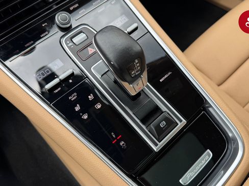 Used 2023 Porsche Panamera 4 Platinum Edition AWD/4WD image 19