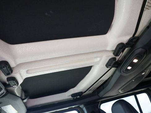 New 2026 Jeep Wrangler Unlimited Rubicon AWD/4WD image 7