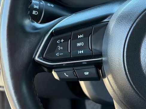 Used 2018 MAZDA MAZDA3 Touring FWD image 17