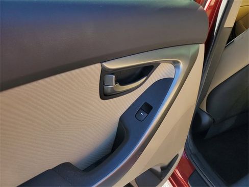 Used 2013 Hyundai Elantra GLS w/ Preferred Pkg image 26