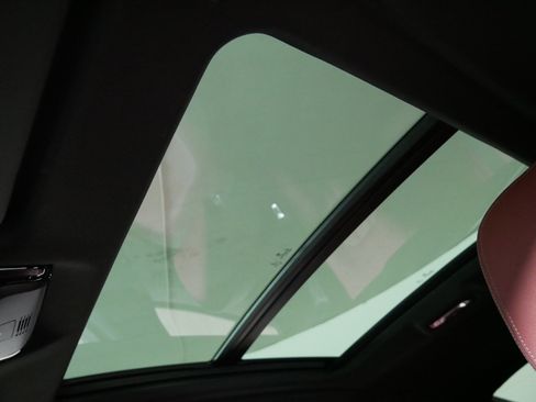 Used 2022 BMW X6 xDrive40i w/ M Sport Package image 30