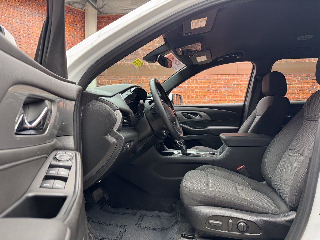 Used 2023 Chevrolet Traverse LT AWD/4WD image 22