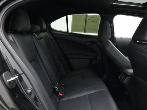 Used 2021 Lexus UX 200 w/ Accessory Package (Z2) FWD image 46