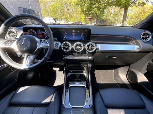 Used 2026 Mercedes-Benz GLB 250 4MATIC image 15