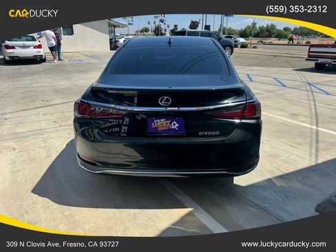 Used 2022 Lexus ES 300h w/ Premium Package FWD image 4