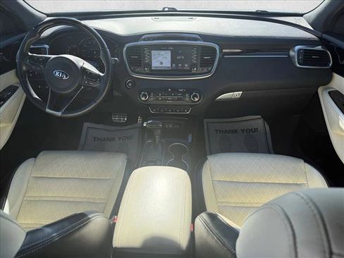 Used 2017 Kia Sorento SX image 17