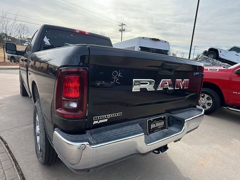 Used 2025 RAM 2500 Big Horn w/ Bed Convenience Group image 10
