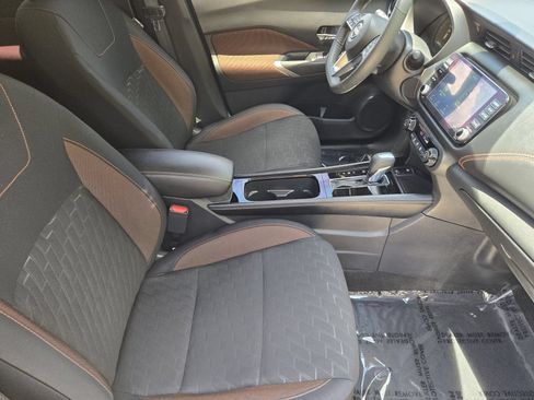 Used 2024 Nissan Kicks SR FWD image 14