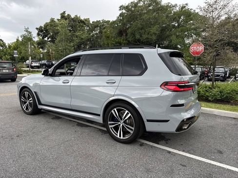 Used 2023 BMW X7 xDrive40i w/ M Sport Package AWD/4WD image 12