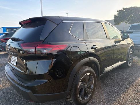 Used 2025 Nissan Rogue SV FWD image 5