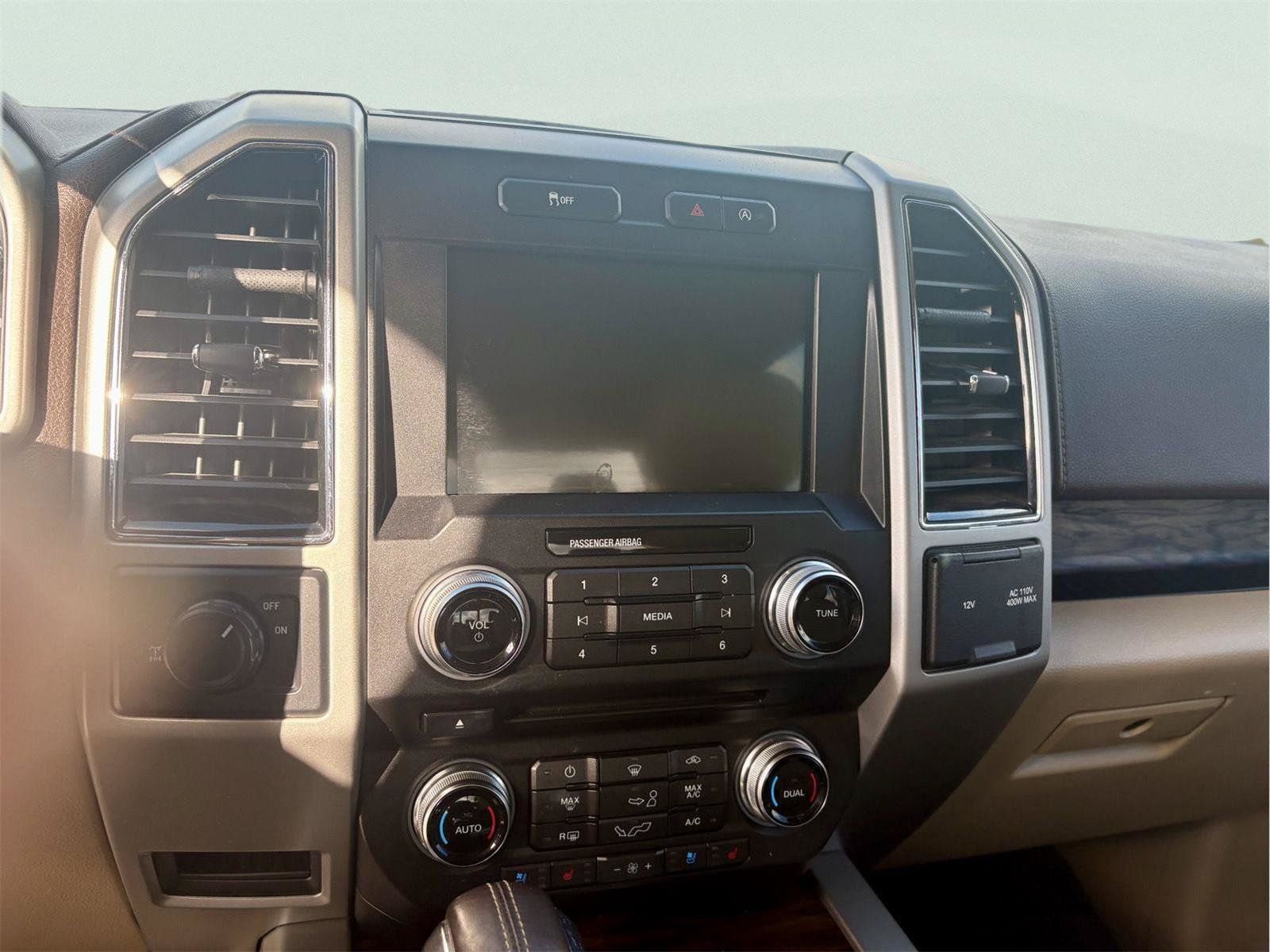 Used 2018 Ford F150 Lariat w/ Equipment Group 502A Luxury RWD image 19