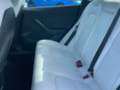 Used 2022 Tesla Model 3 Standard Range image 10