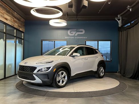 Used 2022 Hyundai Kona SEL w/ Convenience Package FWD image 7