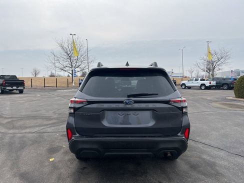 Used 2025 Subaru Forester Premium image 4