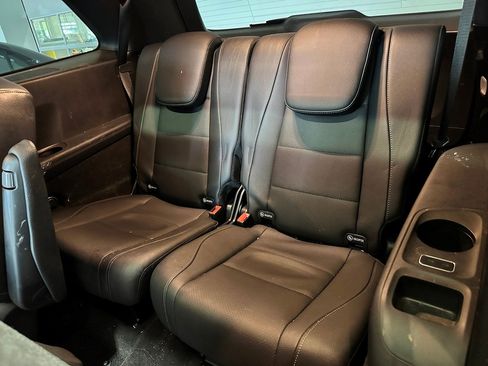 Used 2023 Mercedes-Benz GLS 450 4MATIC image 13