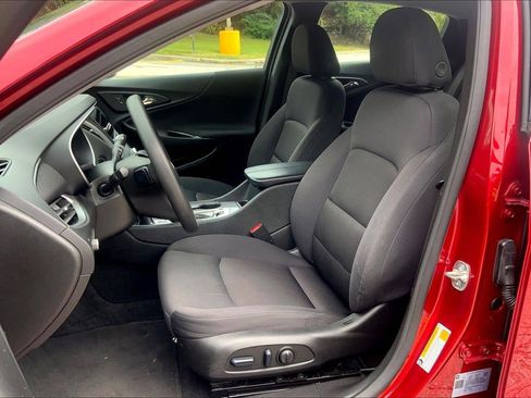 Used 2025 Chevrolet Malibu LT FWD image 23