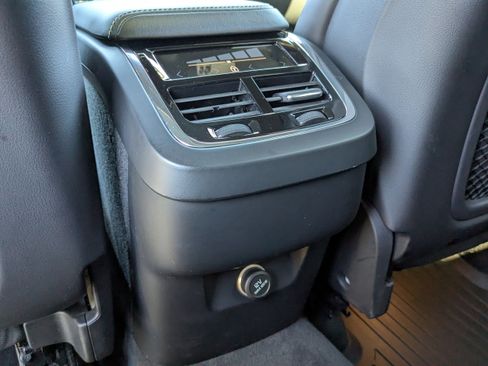 Used 2020 Volvo XC60 T5 R-Design w/ Protection Package Premier image 16