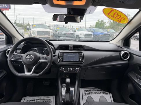 Used 2021 Nissan Versa S FWD image 19