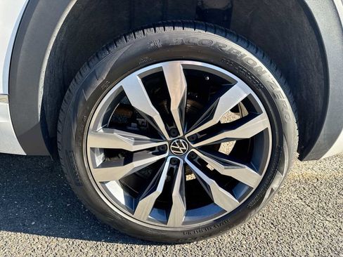 Used 2023 Volkswagen Atlas Cross Sport SEL Premium R-Line image 19