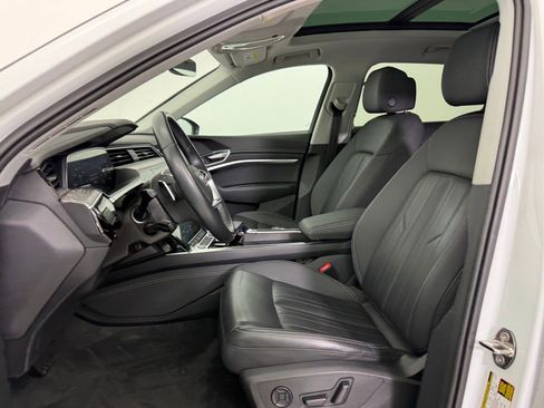 Used 2022 Audi e-tron Premium image 5