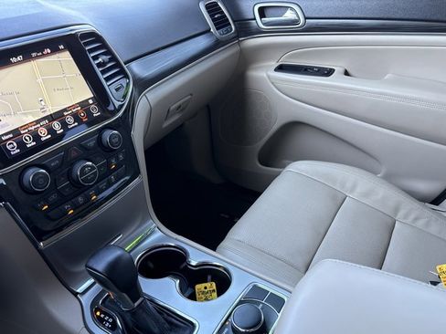 Used 2019 Jeep Grand Cherokee Limited w/ Luxury Group II image 26