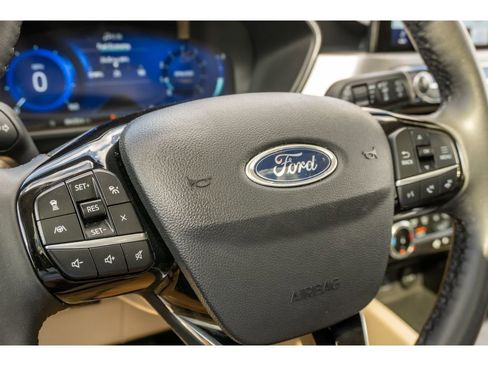 Used 2022 Ford Escape Titanium w/ Class II Trailer Tow Package image 29