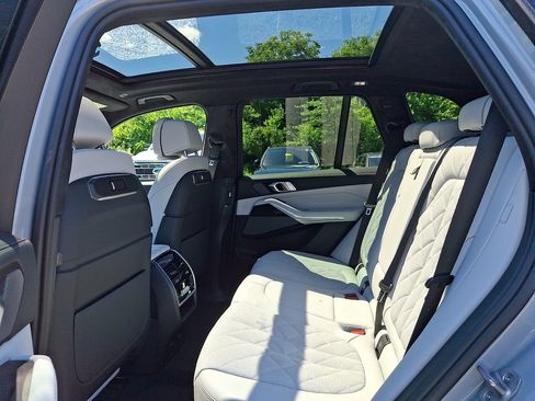 Used 2026 BMW X5 xDrive40i w/ M Sport Package AWD/4WD image 11
