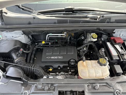 Used 2020 Chevrolet Trax LT w/ LT Convenience Package FWD image 19