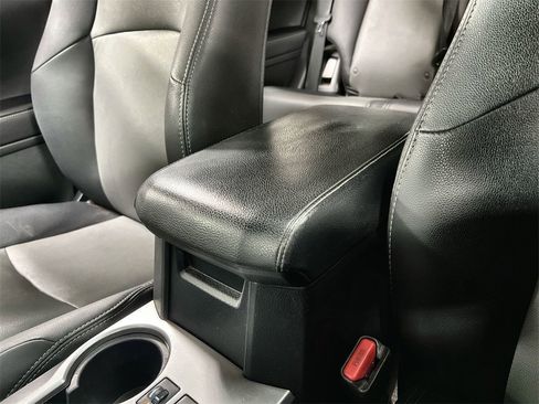 Used 2021 Toyota 4Runner SR5 Premium image 38