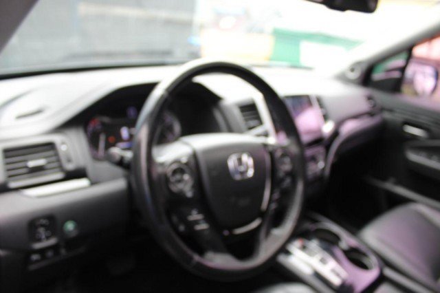 Used 2017 Honda Pilot Elite image 30
