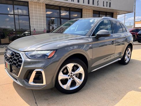 Used 2023 Audi Q5 2.0T Premium Plus w/ Premium Plus Package AWD/4WD image 2