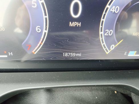 Used 2023 Jeep Grand Cherokee Laredo w/ Luxury Tech Group I image 22