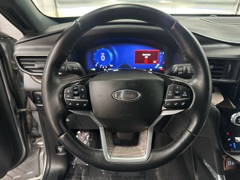 Used 2022 Ford Explorer Platinum w/ Equipment Group 601A AWD/4WD image 13
