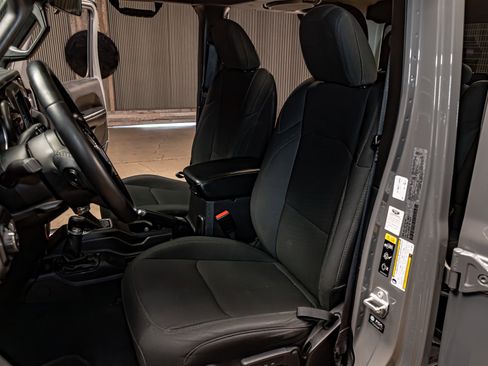 Used 2022 Jeep Gladiator Sport image 24