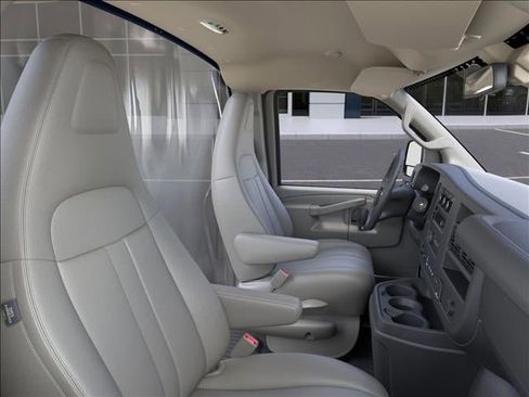 New 2025 GMC Savana 3500 w/ Power Convenience Package image 17