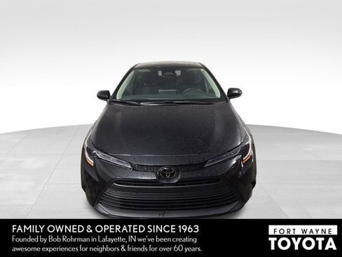Used 2024 Toyota Corolla LE image 3