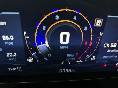 Used 2025 Chevrolet Traverse Z71 w/ Driver Confidence Package image 7