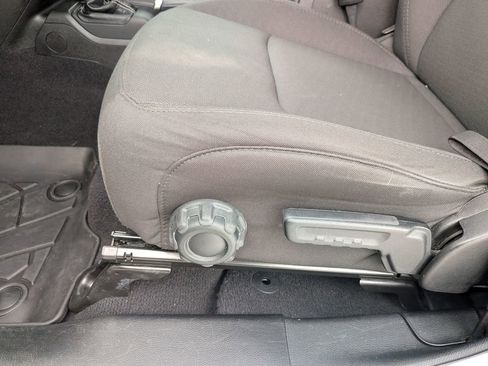 Used 2023 Jeep Gladiator Overland image 11