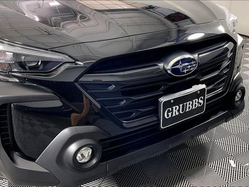 Used 2025 Subaru Outback Onyx Edition AWD/4WD image 36