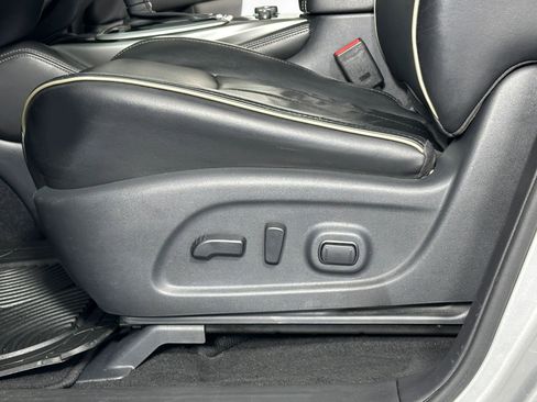 Used 2017 INFINITI QX60 AWD w/ Premium Package image 25