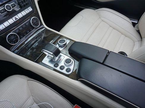 Used 2014 Mercedes-Benz SL 63 AMG image 23