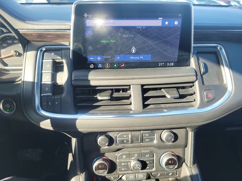 Used 2021 Chevrolet Tahoe Z71 w/ Z71 Off-Road Package image 13