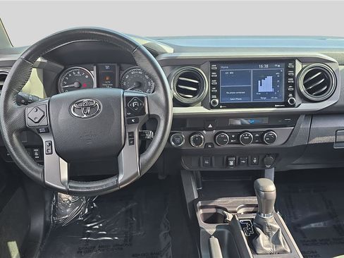 Used 2021 Toyota Tacoma TRD Off-Road AWD/4WD image 9