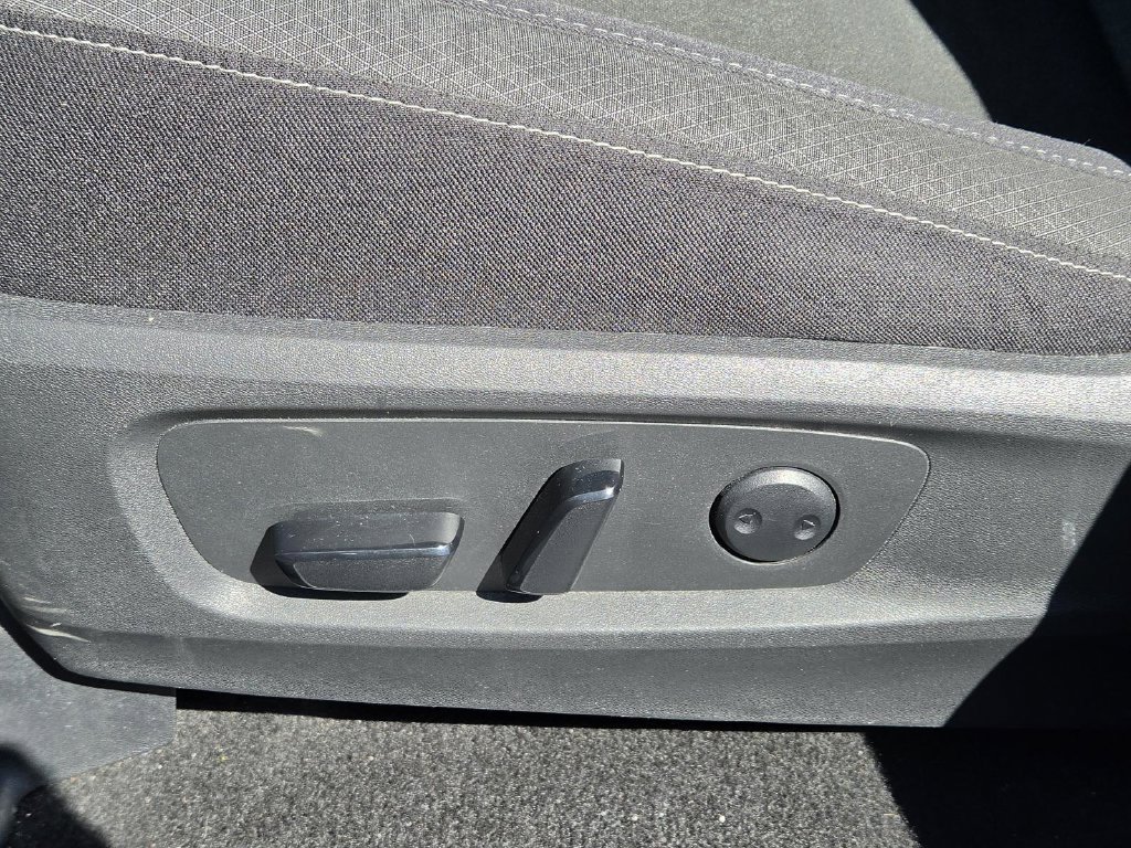 Used 2025 Nissan Pathfinder SV AWD/4WD image 10